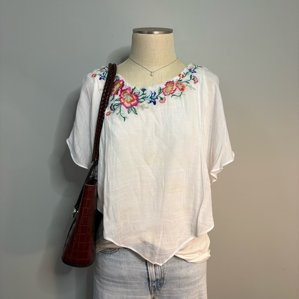 Thalia Sodi White Blouse with Floral Embroidery